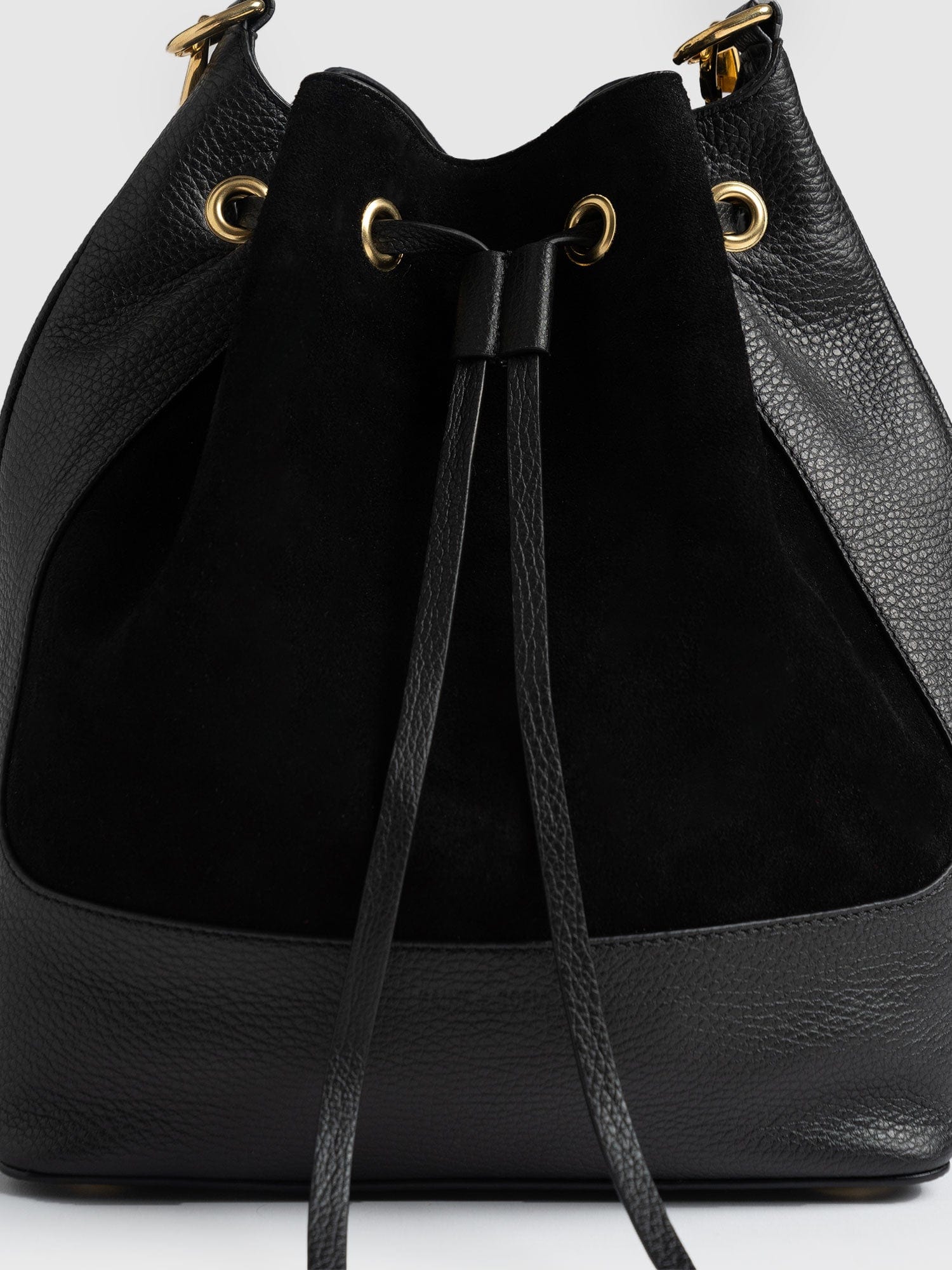 Brompton Bucket Bag Black Pebble - Women's Leather Bags | Saint + Sofia® USA